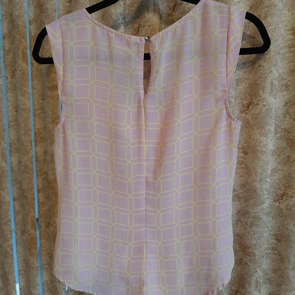 Lt pink/yellow sleeveless top size Medium - Picture 4 of 5